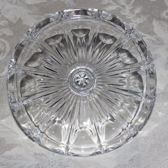 Exquisite Crystal Candy Dish | Vintage Footed Dish with Finial - Picture 6 of 8